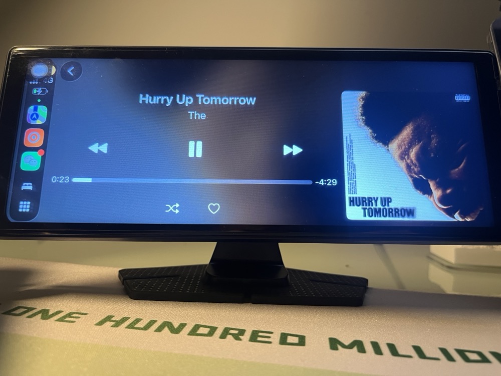 CarPlay 设置界面预览：音质调节与歌词显示功能
